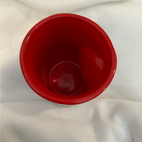 ‘Baby it’s Cold outside!’ Hand Warmer Right Handed Mug w Red Interior - Picture 5 of 10